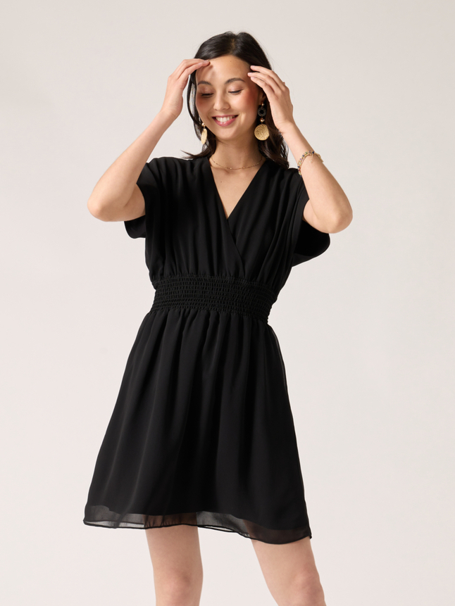 Robe courte cintrée