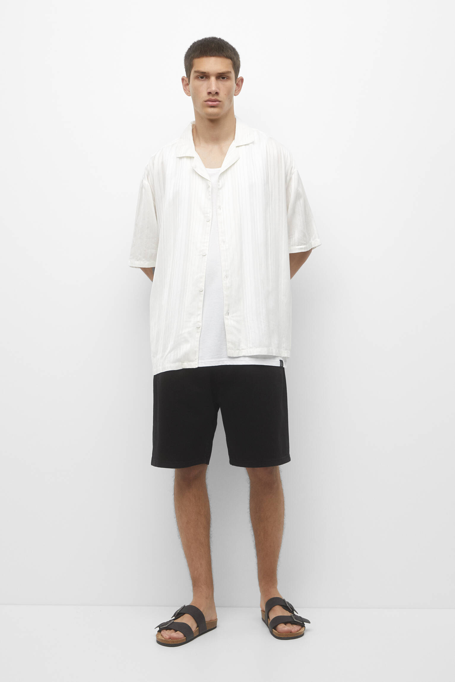 CAMISA LISTRADA BRANCA DE CETIM - TOM OFF WHITE
