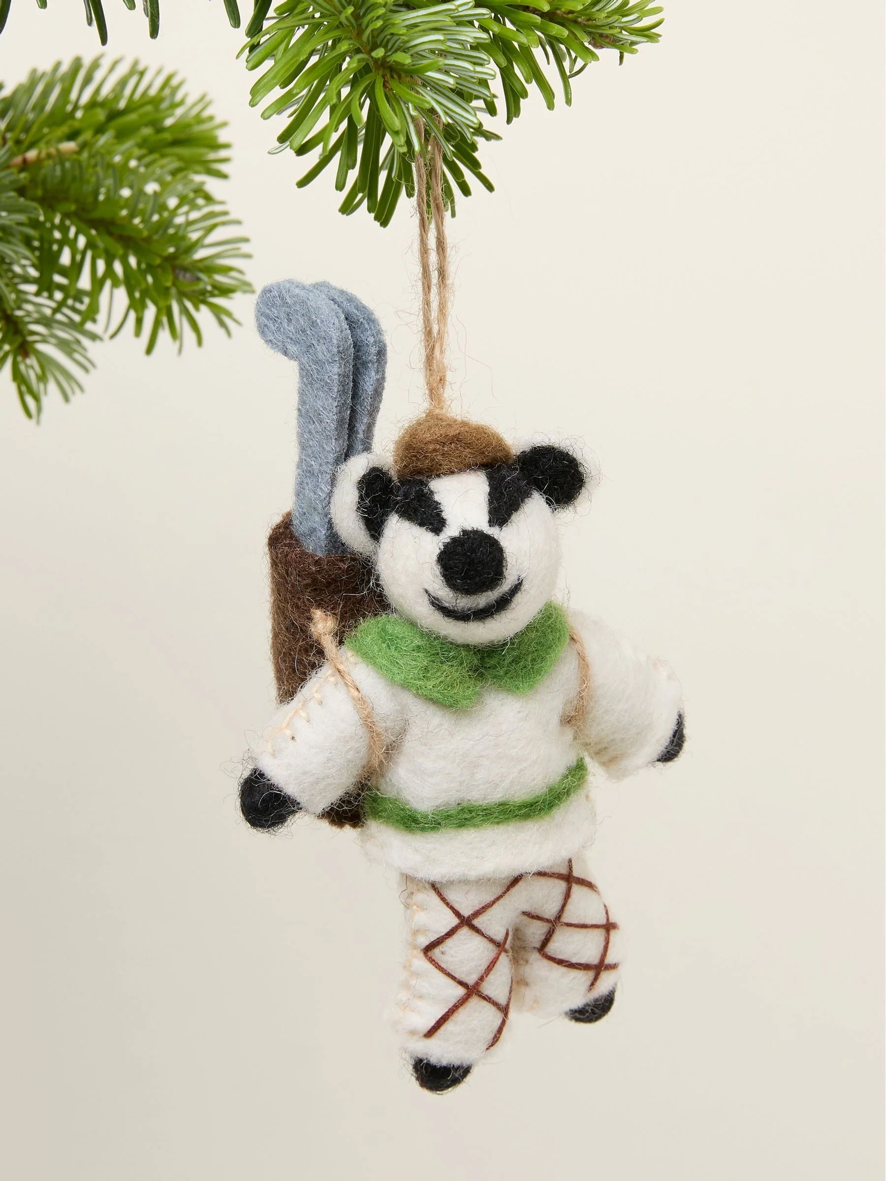 FatFace Golfing Badger Felt Decoration