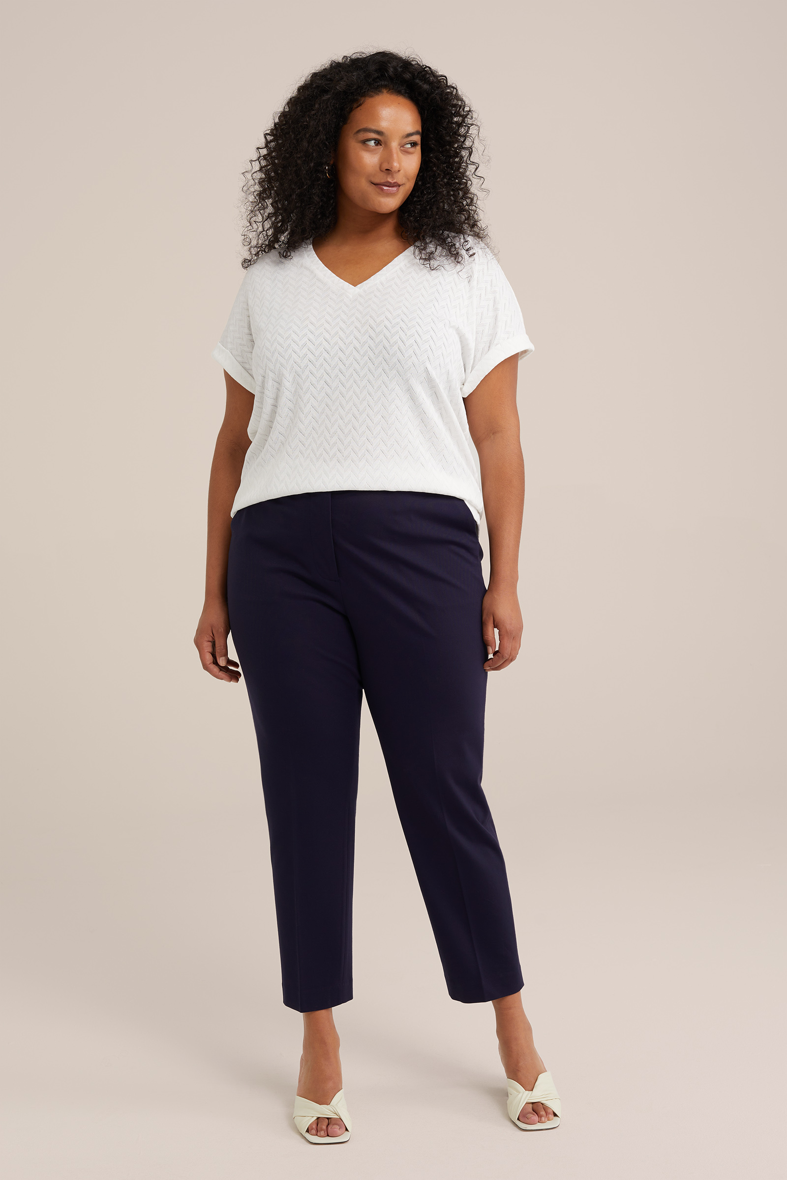 T-shirt met opengewerkt dessin - Curve WE Fashion Wit