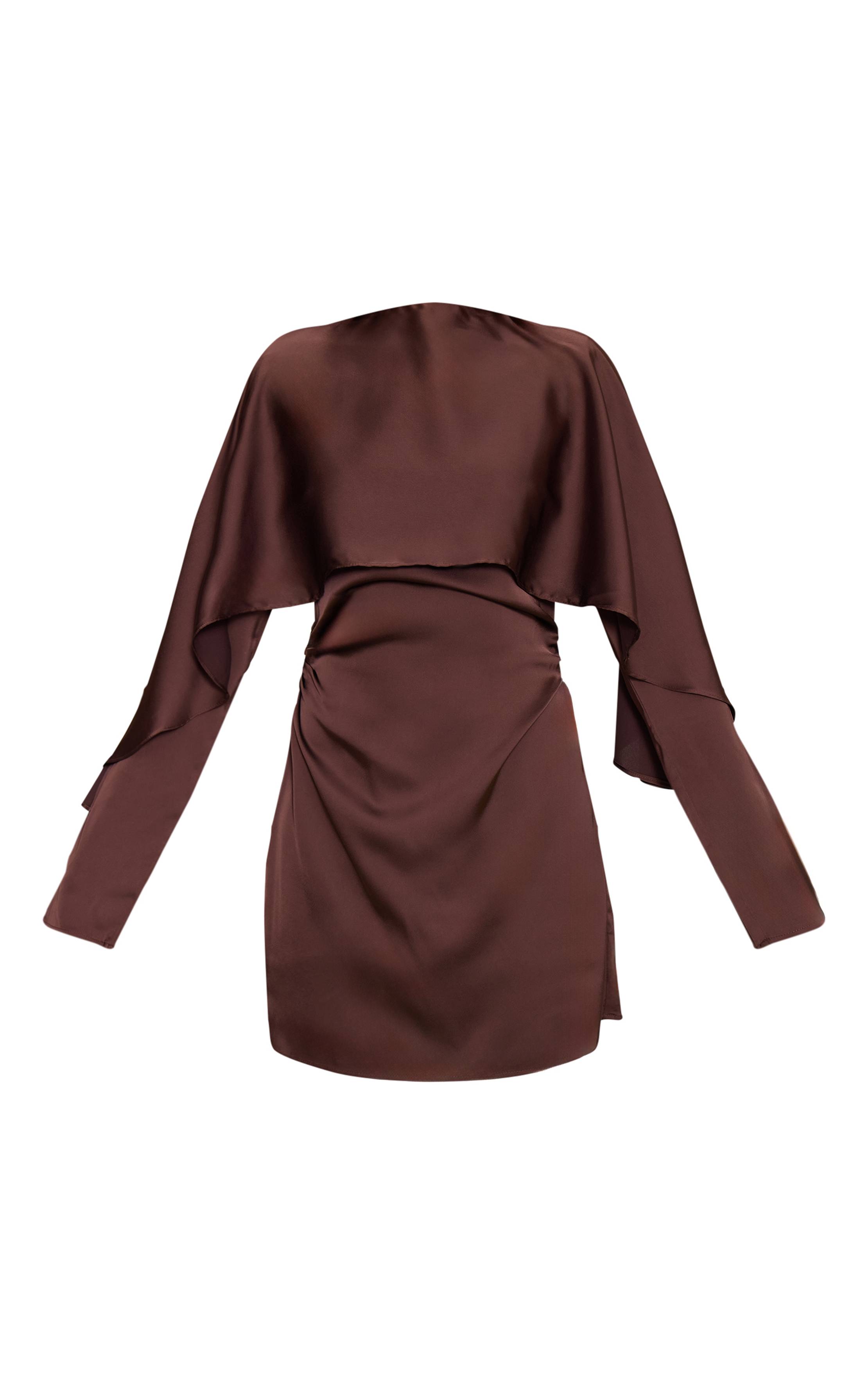 Dark Chocolate Robe Moulante À Détail Cape Superposée En Satin