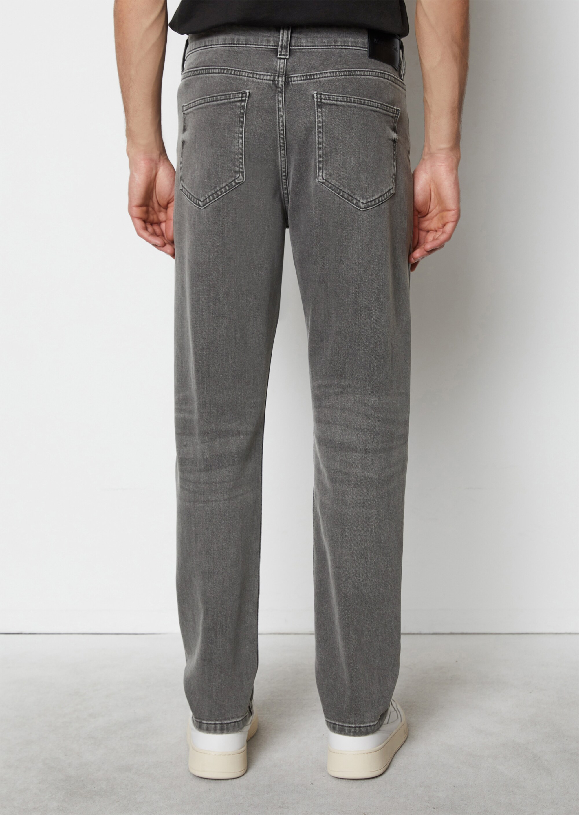 Jeans Modell LINUS slim tapered aus Bio-Baumwoll-Mix