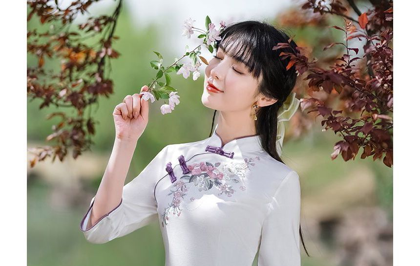 Fioridi - Hanfu-top met driekwartmouwen en nephals en bloemenborduursel