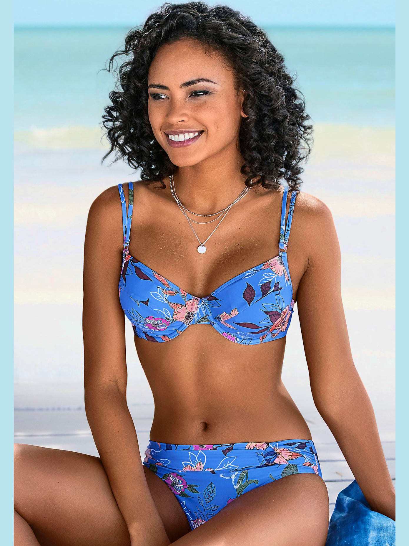Haut de maillot de bain à armatures imprimé floral moderne