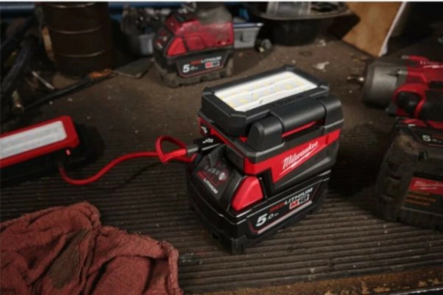 Milwaukee M18 ALIS-0 18V Li-Ion Service Lamp - 1000Lm