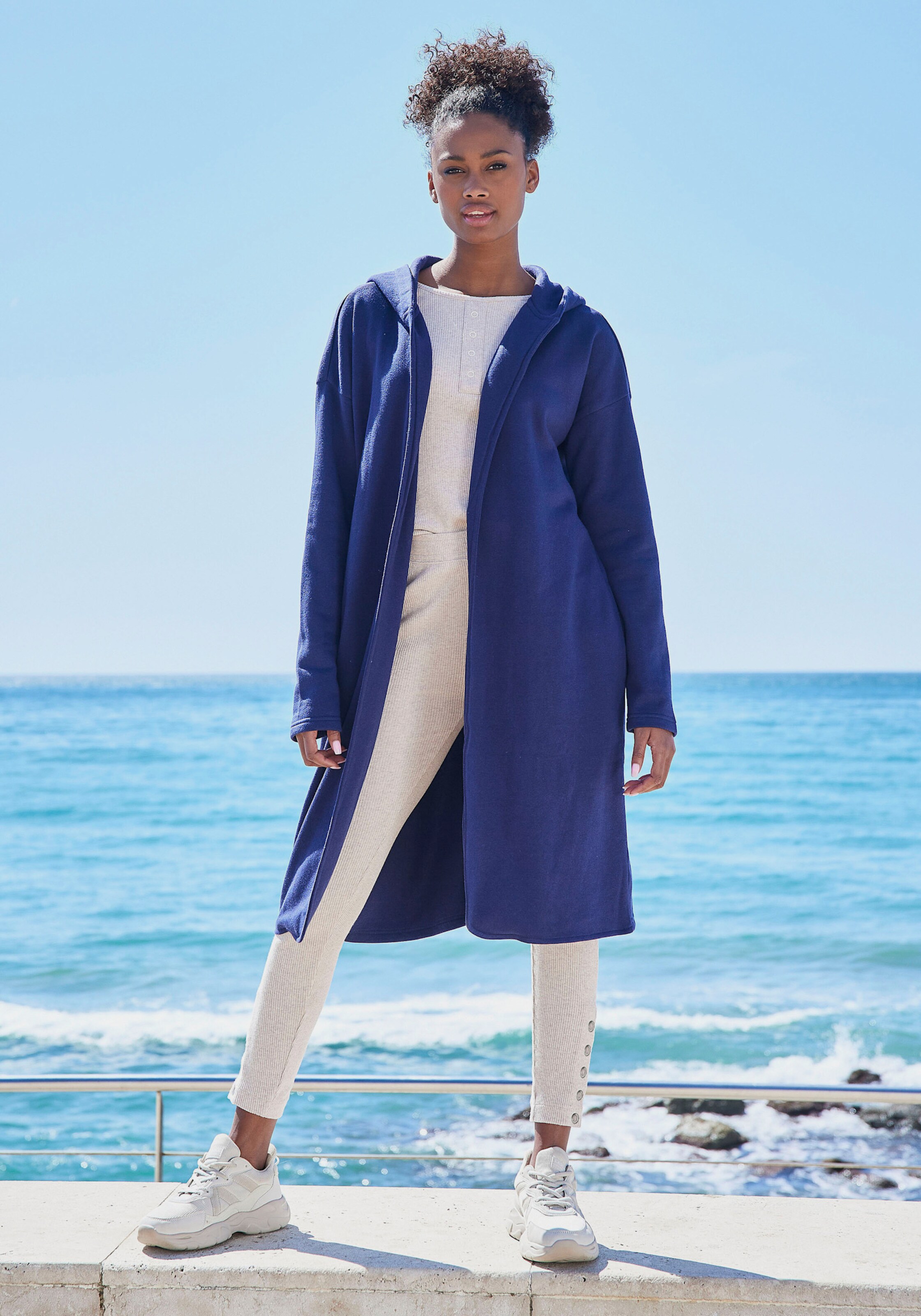 Kapuzensweatjacke