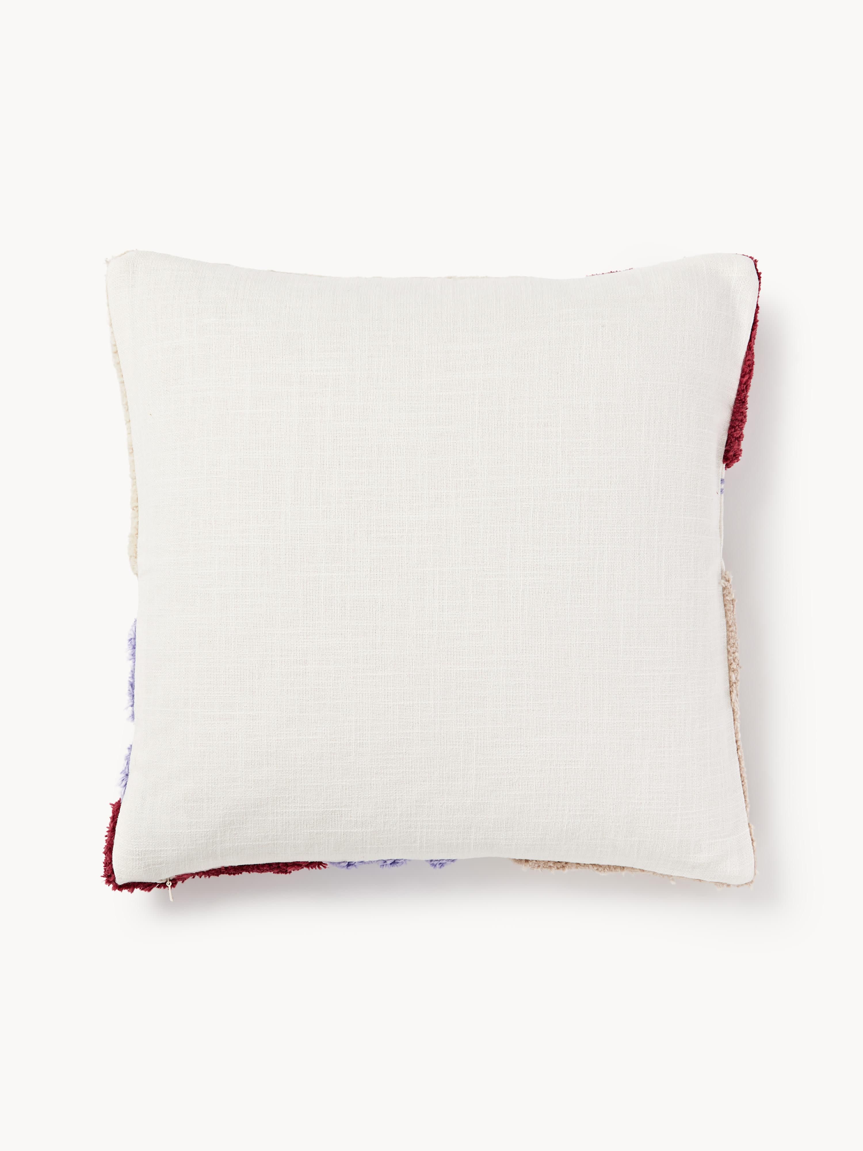 Handgetufte kussenhoes Coraline met decoraties