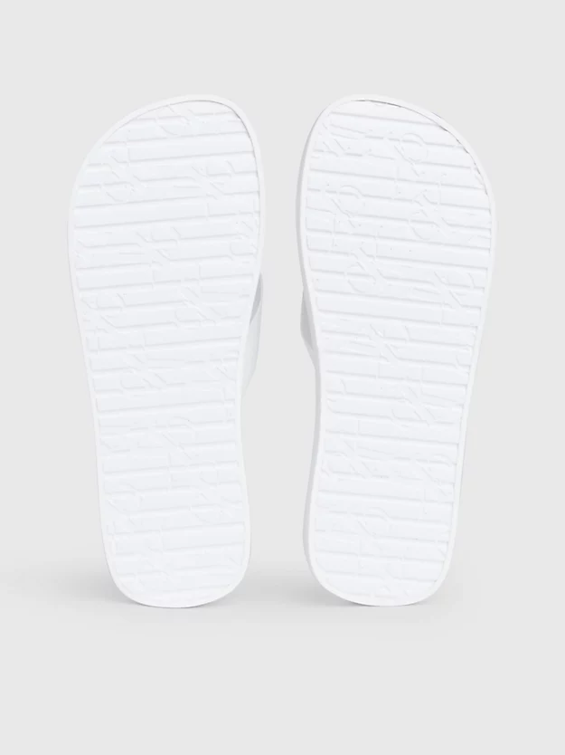 Chinelo de dedo com plataforma