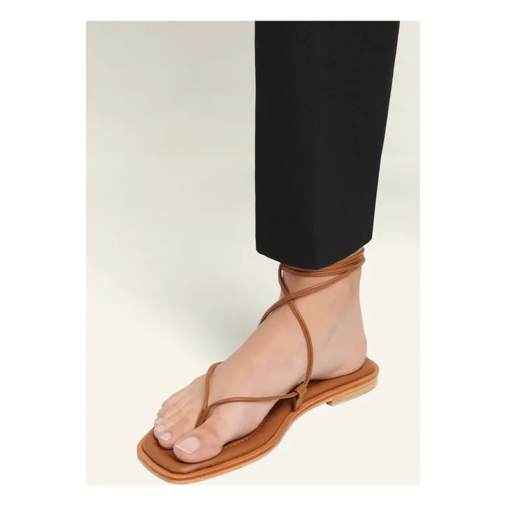 A. Emery Sandales Finch | Camel