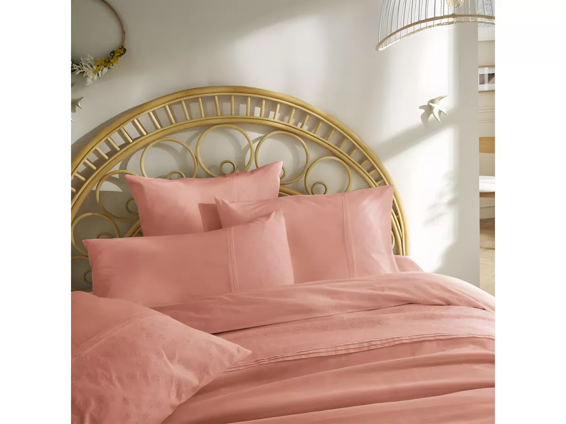 POLA - Taie d'Oreiller 63x63cm Coton Coloris Rose Boisé avec Détails Ajourés