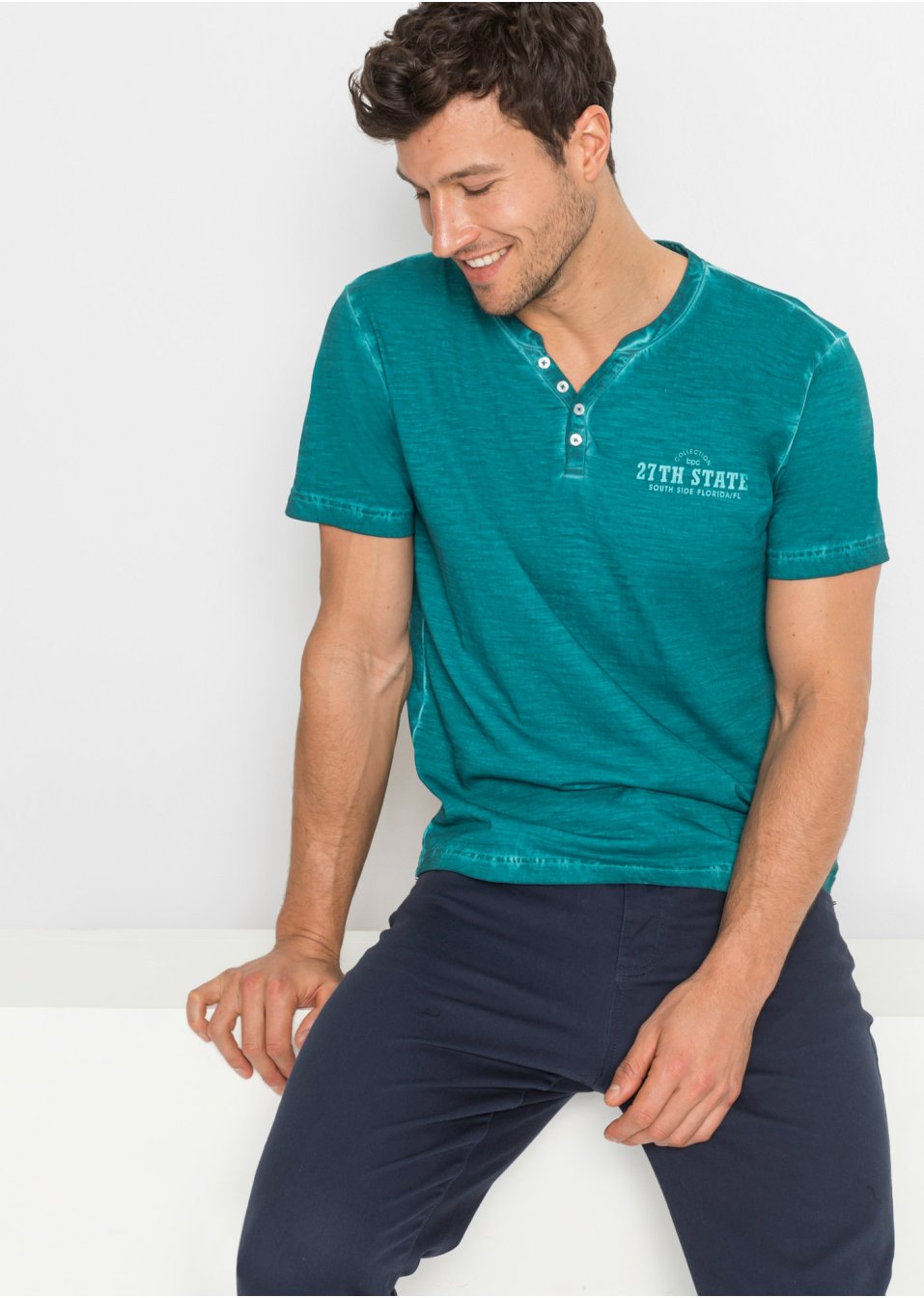 T-shirt col Henley, manches courtes et aspect délavé