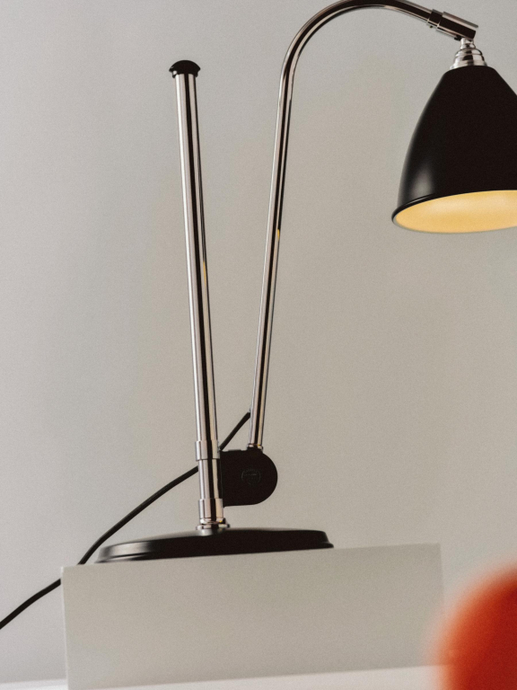 Gubi Bestlite BL1 bureaulamp messing/zwart