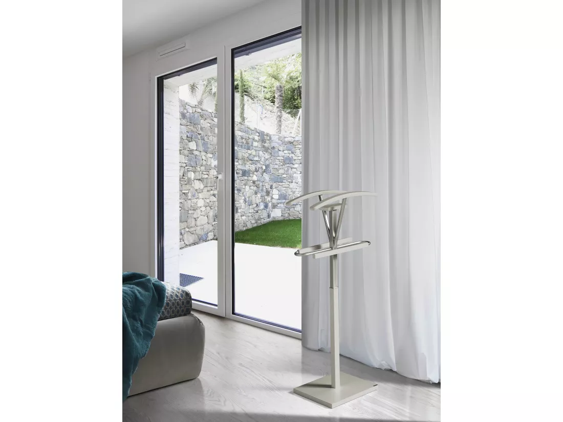Valet de nuit - H110cm x L47cm x P34cm - hêtre massif taupe - Couple