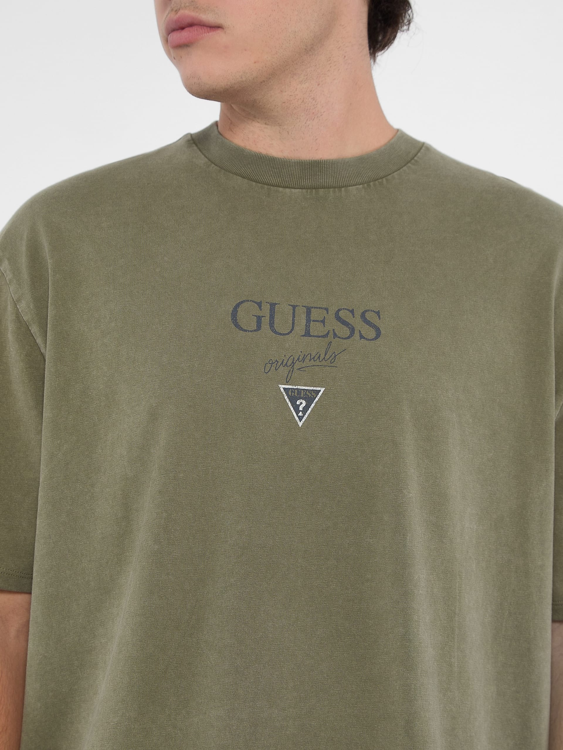 Camiseta GUESS Originals com o logo Baker