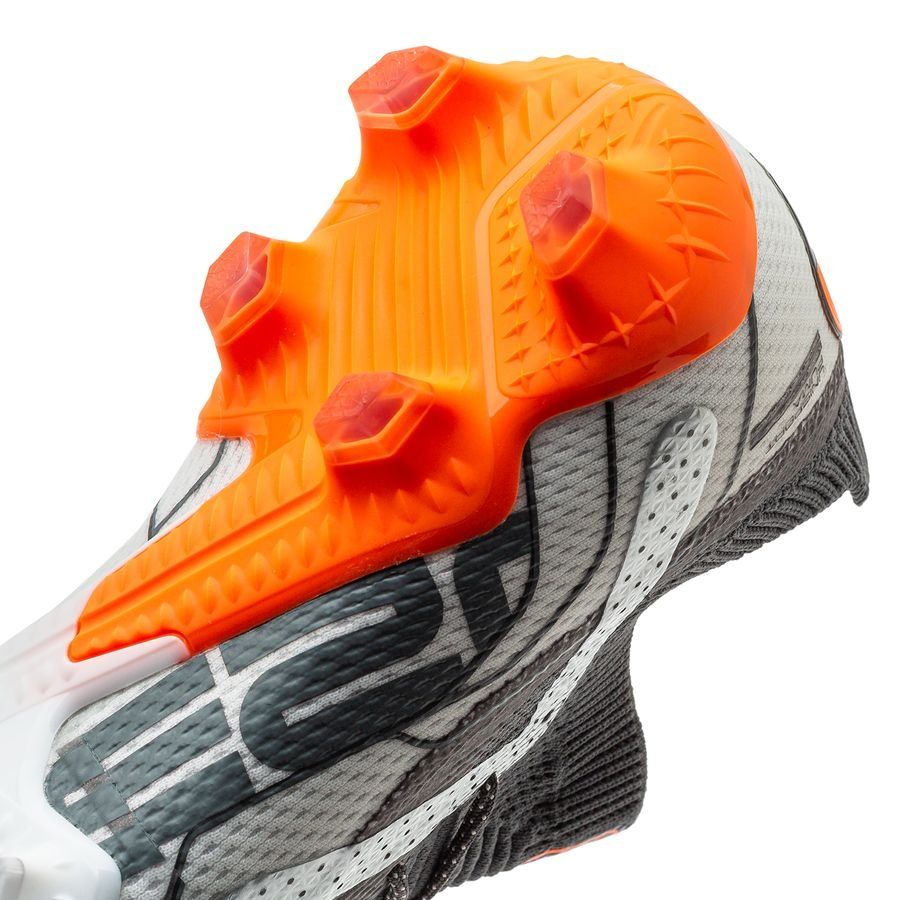 PUMA X Unisport Future Ultimate FG/AG Astronaut - Blanc/Orange/Gris ÉDITION LIMITÉE