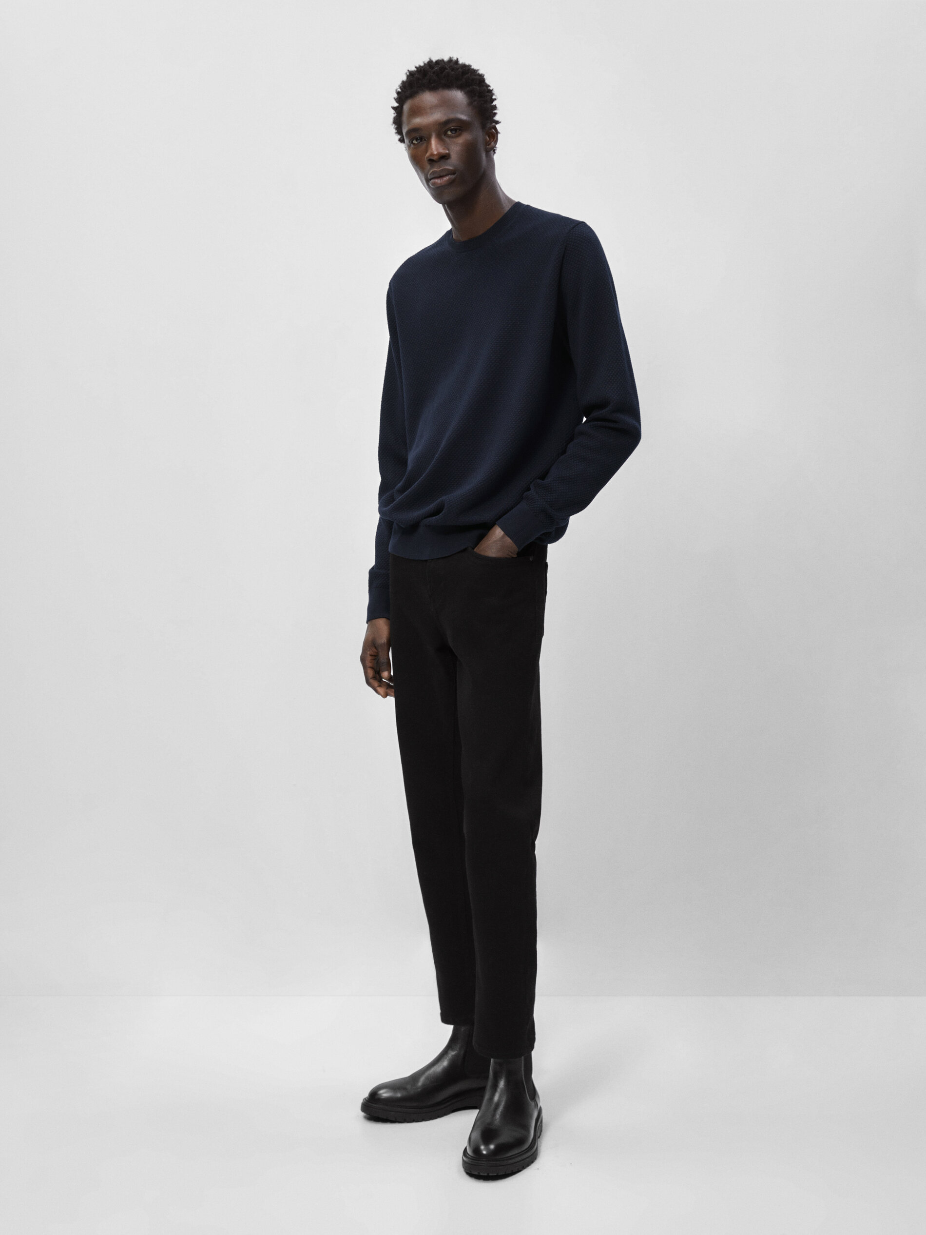 Camisa de malha com estrutura arredondada nas costas - AZUL MARINHO