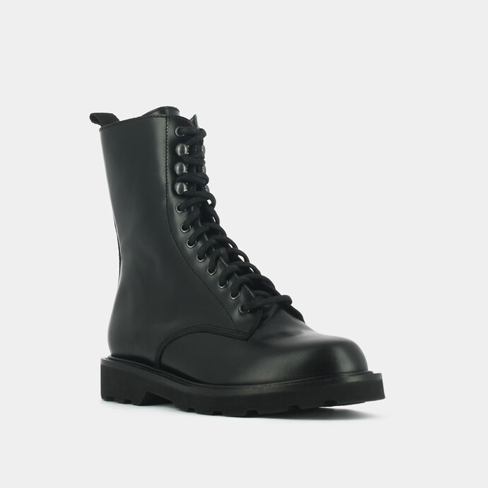 Boots à semelles crantées et lacets  en cuir noir