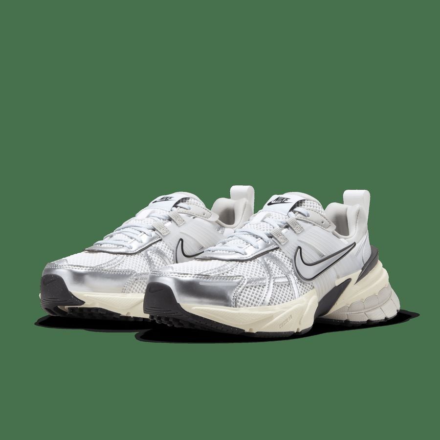 Nike V2K Run Shoes SUMMIT WHITE/METALLIC SILVER