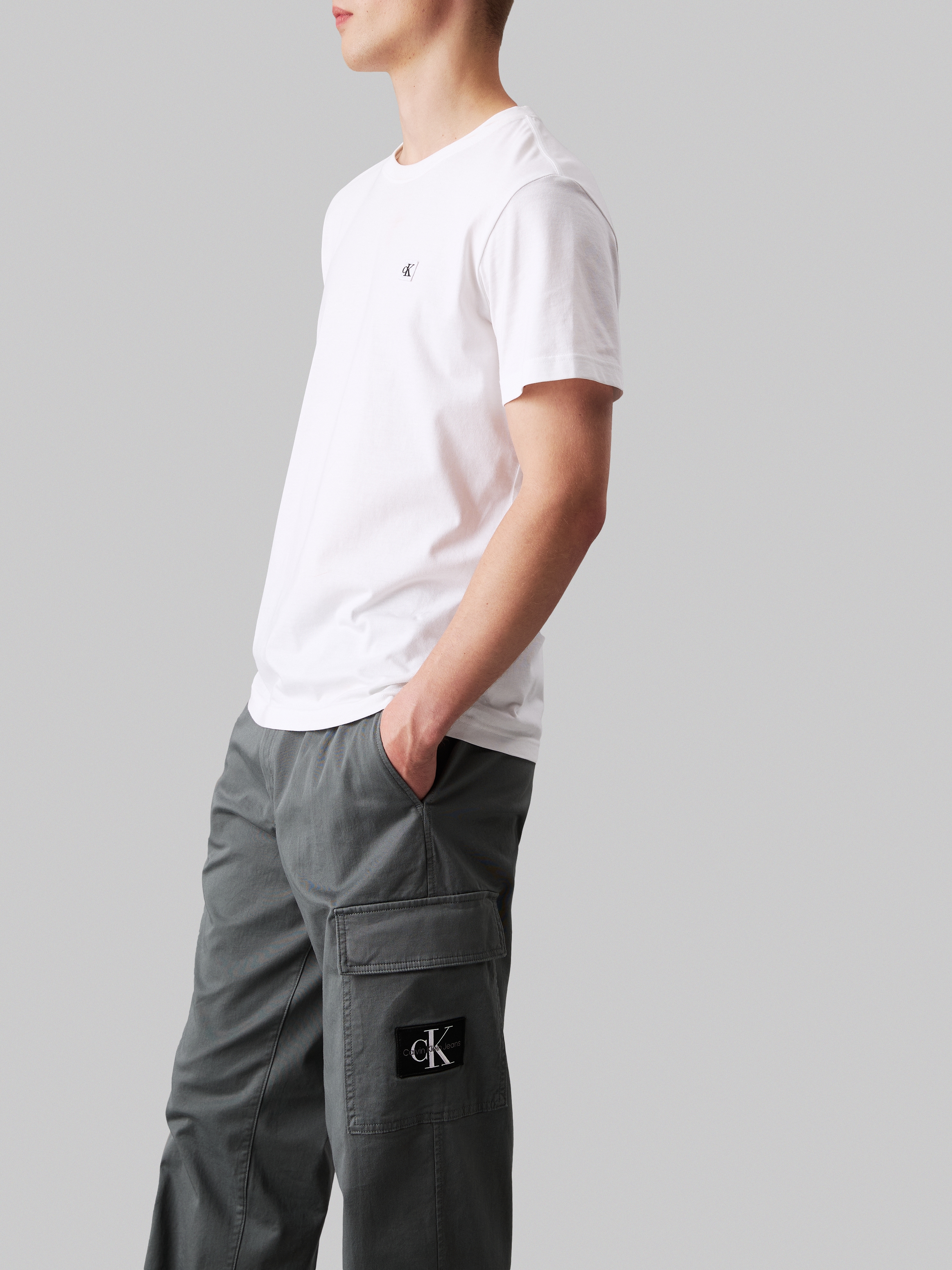 Calvin Klein Jeans Cargohose »REGULAR STRAIGHT CARGO«  mit Logopatch
