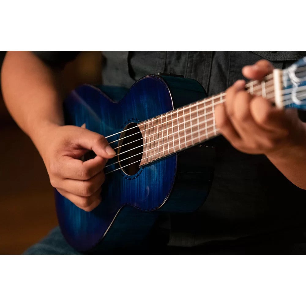 Ortega Mini/Travel Series RGLE18BLF Faded Blue elektrisch-akoestische guitalele met gigbag