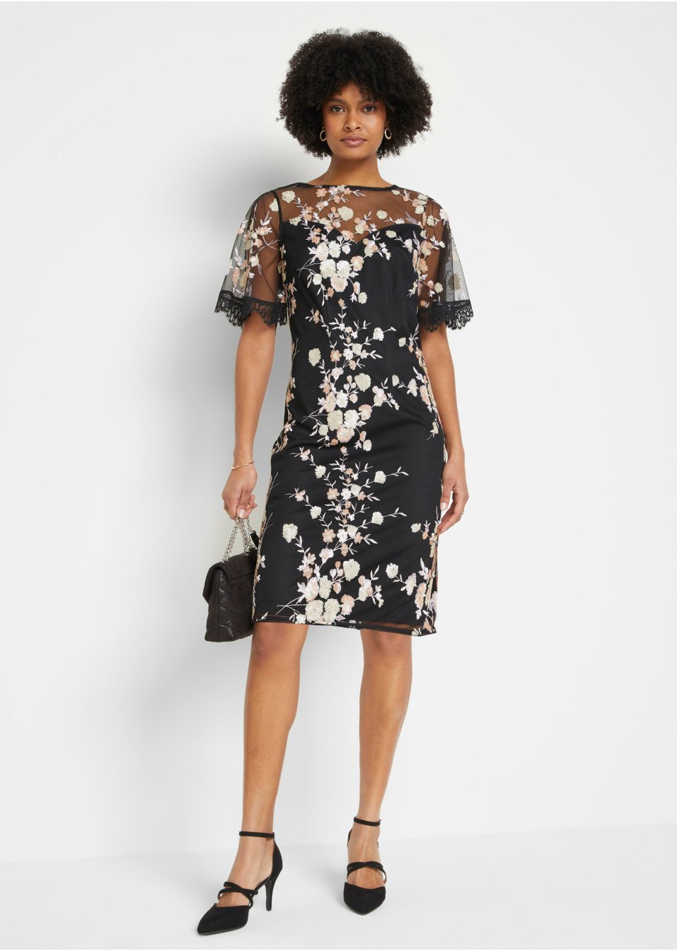Robe avec paillettes brodées
