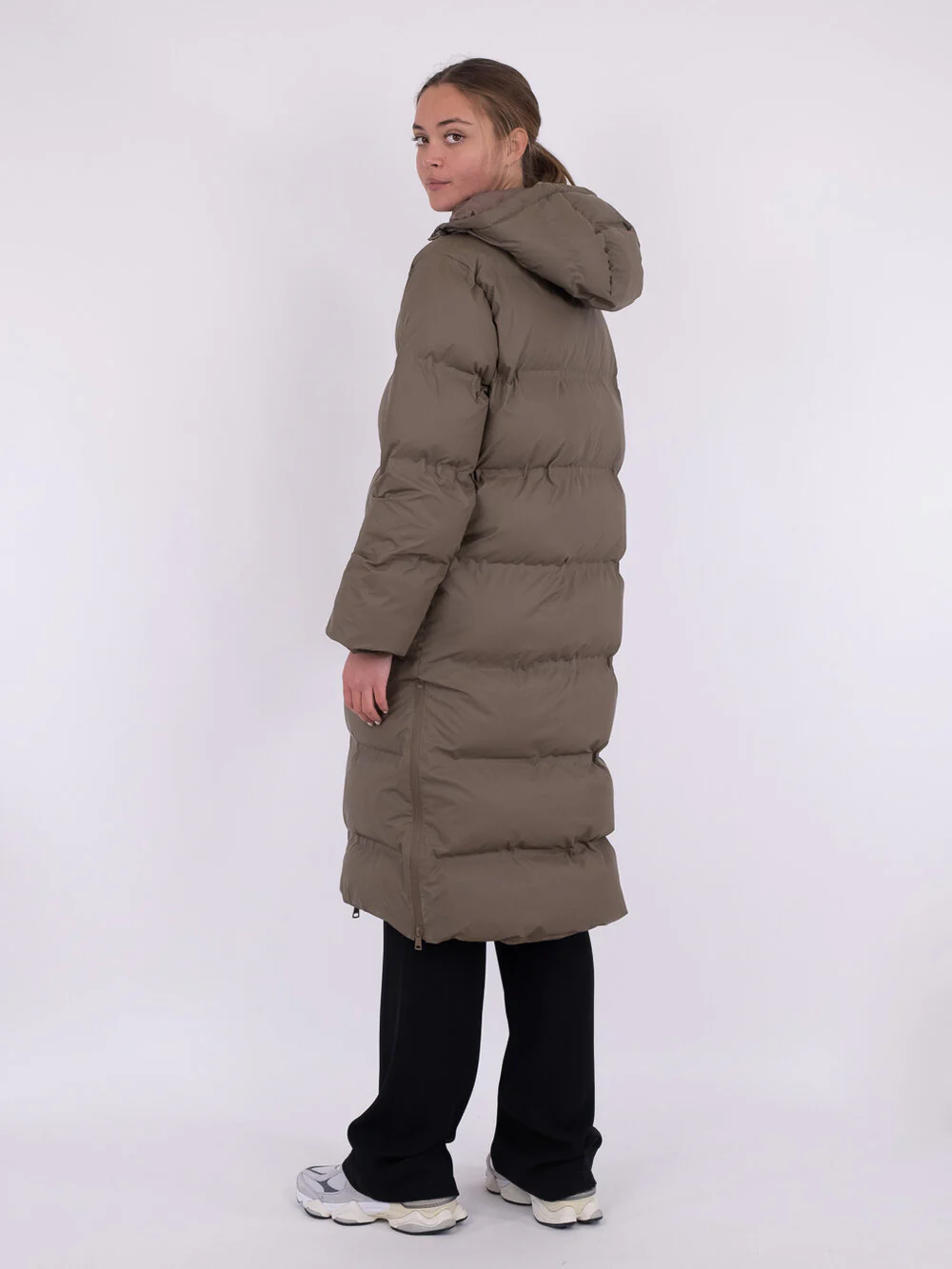 Neo Noir  Viviana Puffer - Dark Taupe