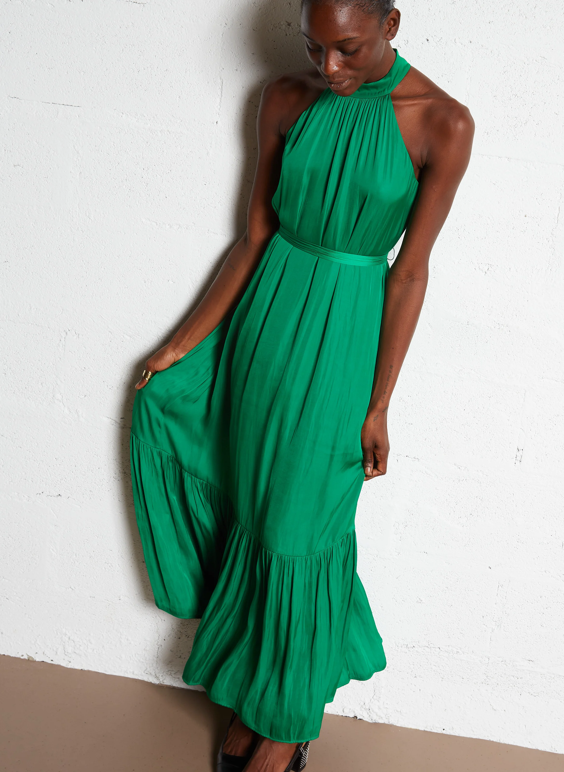Robe longue col rond satinée | Vert
