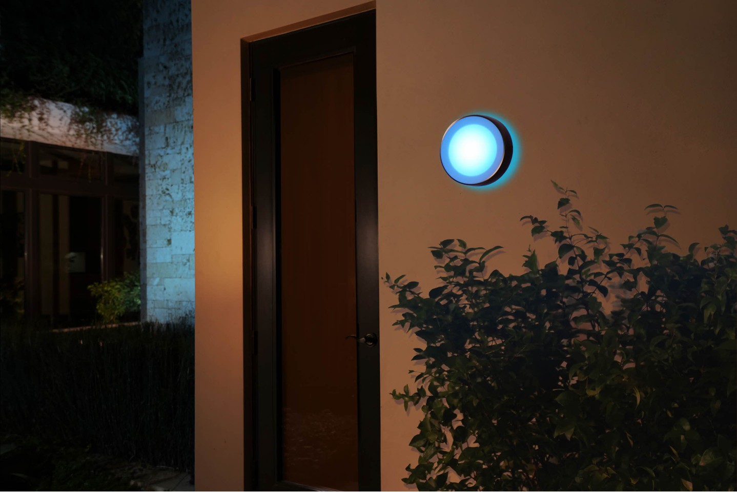 Philips Hue - Daylo Wall Light Hue Outdoor - Inox - White & Color Ambiance
