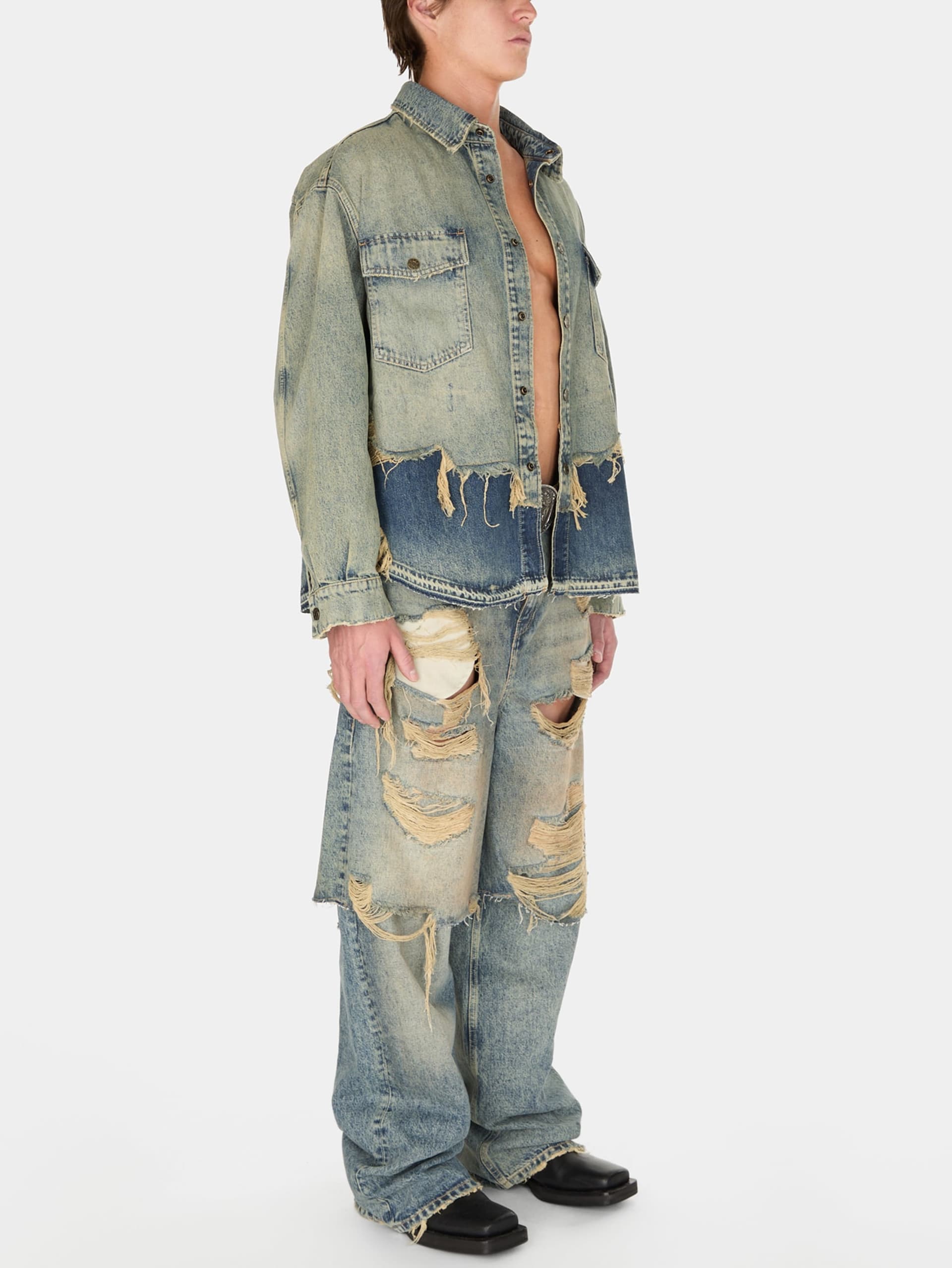 calça jeans destroyed em camadas