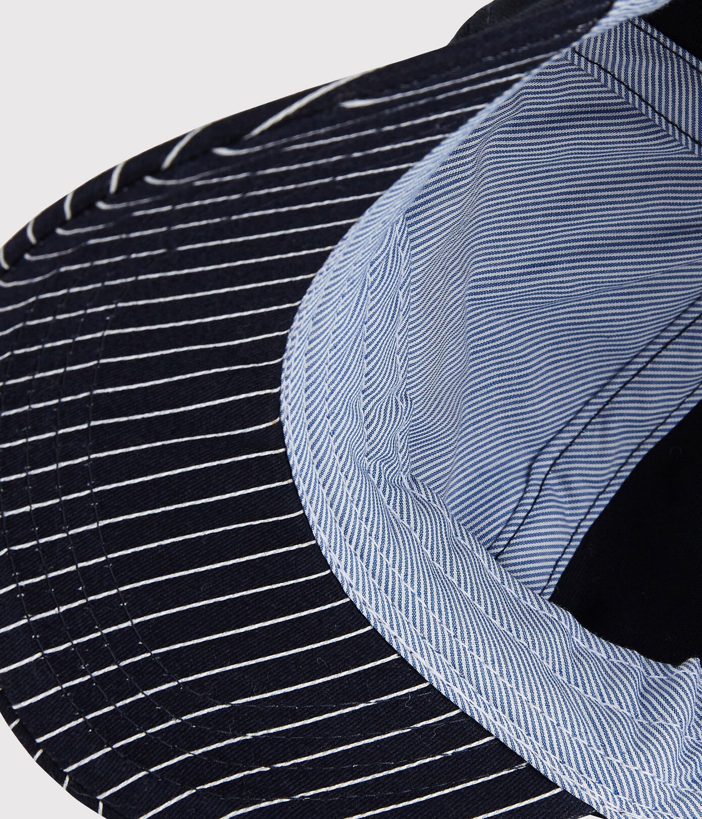 Casquette avec badge en bouclette bébé garçon