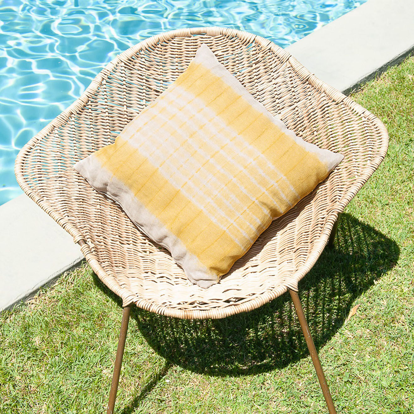 En Fil d'Indienne Housse de coussin Ondée toile de lin ocre - 45x45 cm