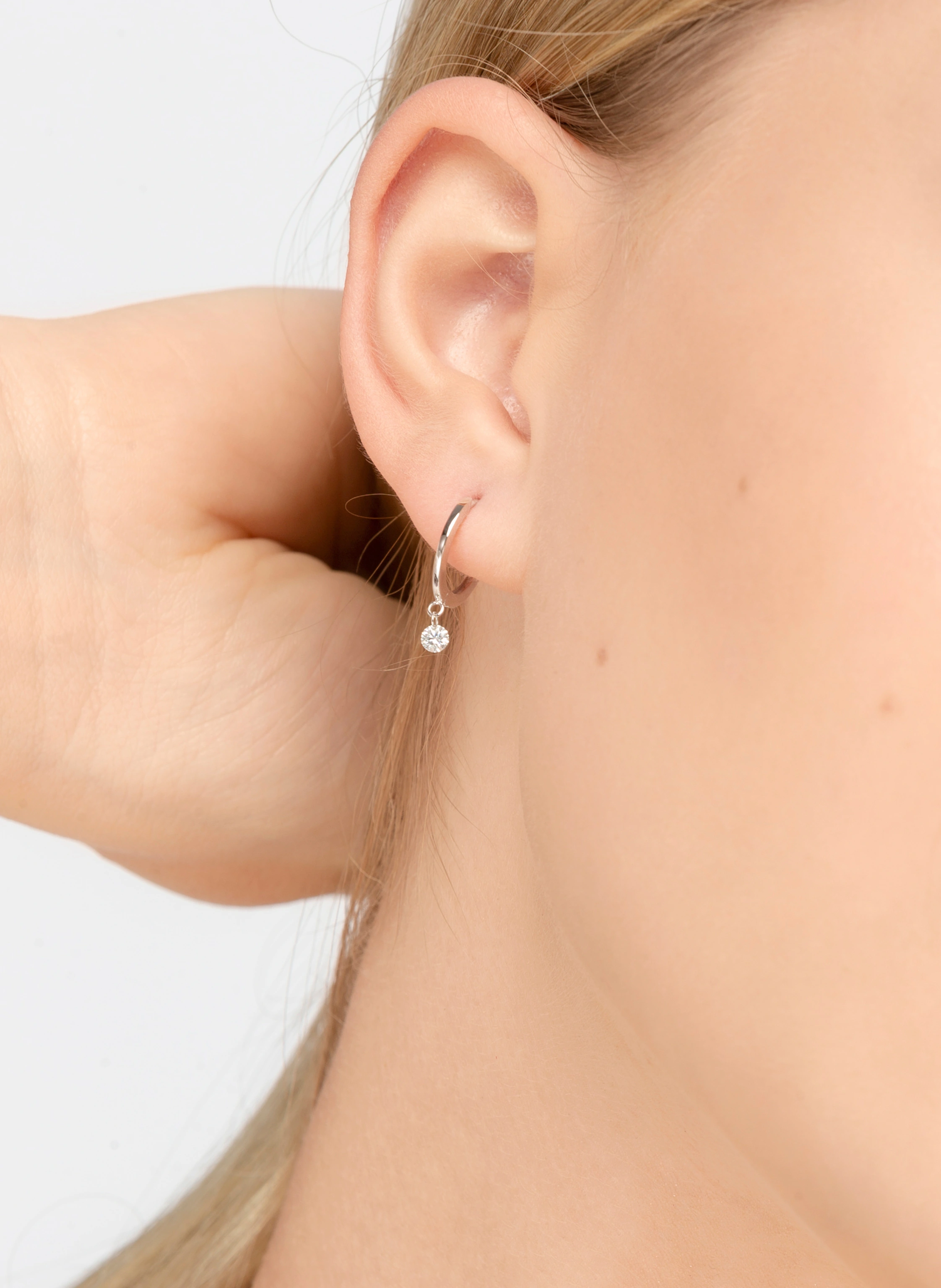 Leaf Creolen PURE aus 18 Karat Weißgold mit Diamanten