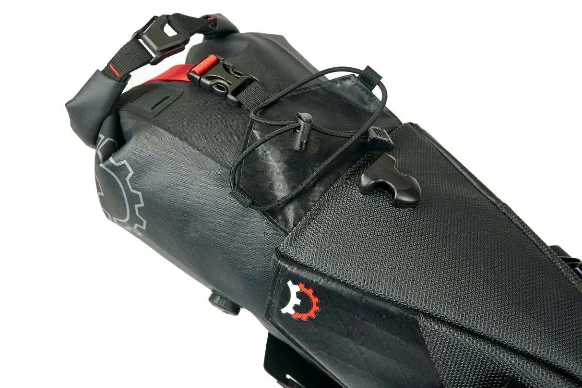 Revelate Designs Terrapin 8L System Zadeltas inclusief Waterdichte Zak Zwart
