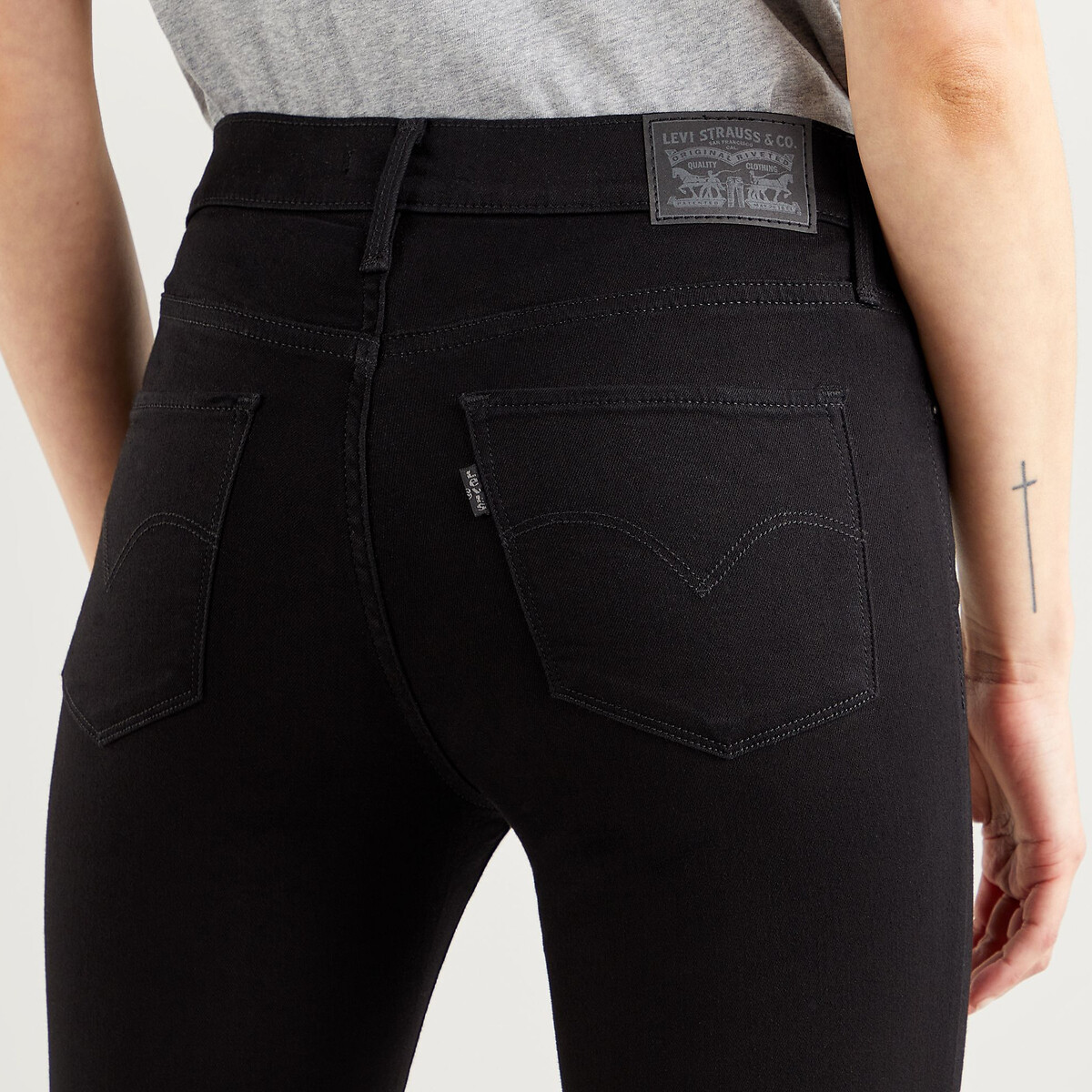 Calça Jeans Slim Shaping 312 da Levi's