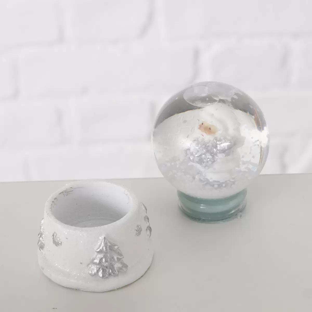 Schneekugel mit LED Pawlak weiss