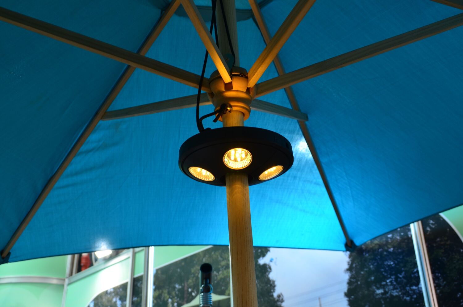 Intratuin parasolverlichting Basic LED warm wit 43 x 43 x 43 cm
