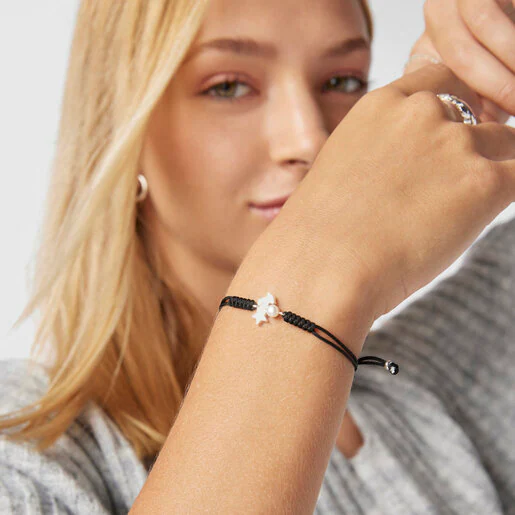 Pulseira de prata com pérola e cordão preto Noturno