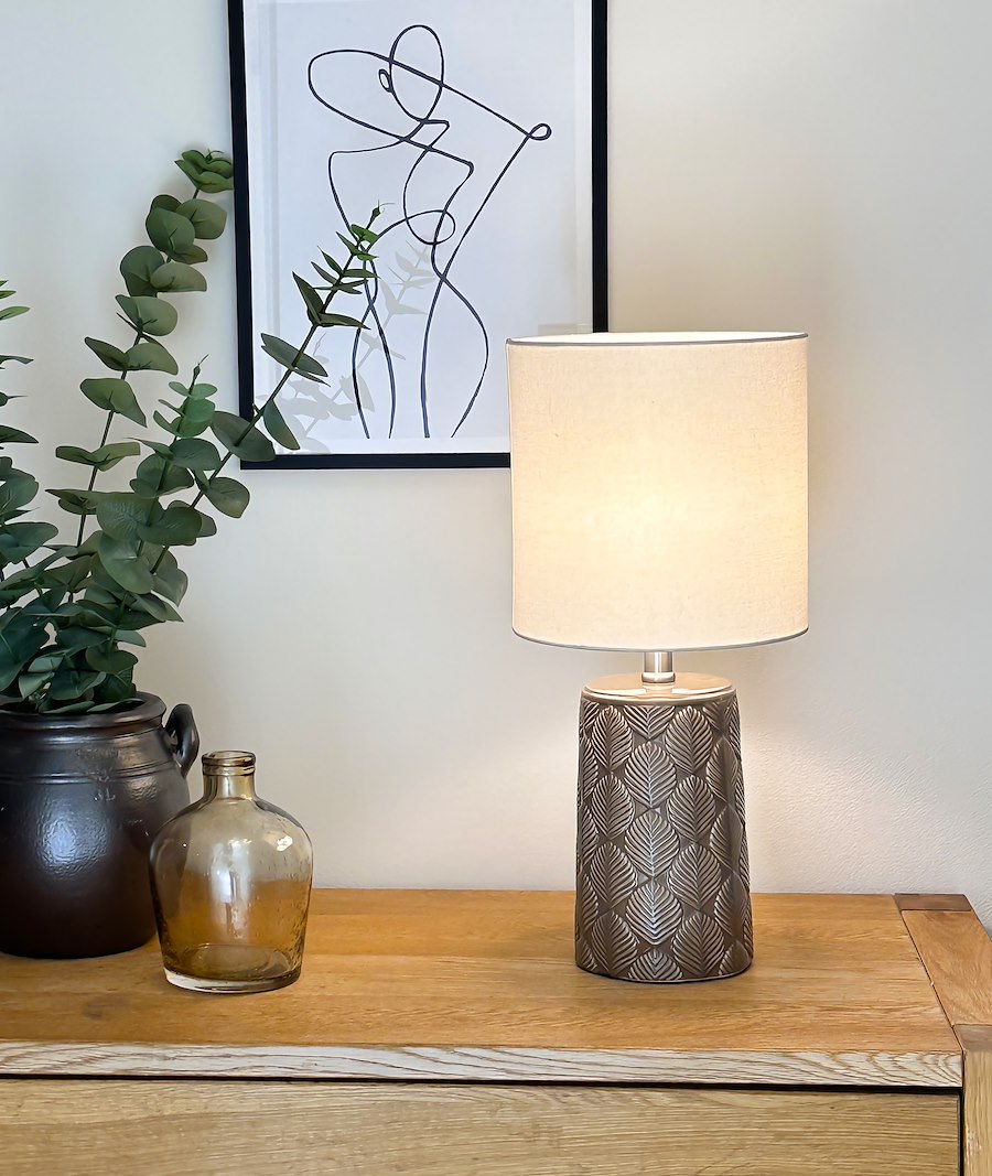 Bodil bordlampe Brun/beige med skjerm, leding og bryter E27