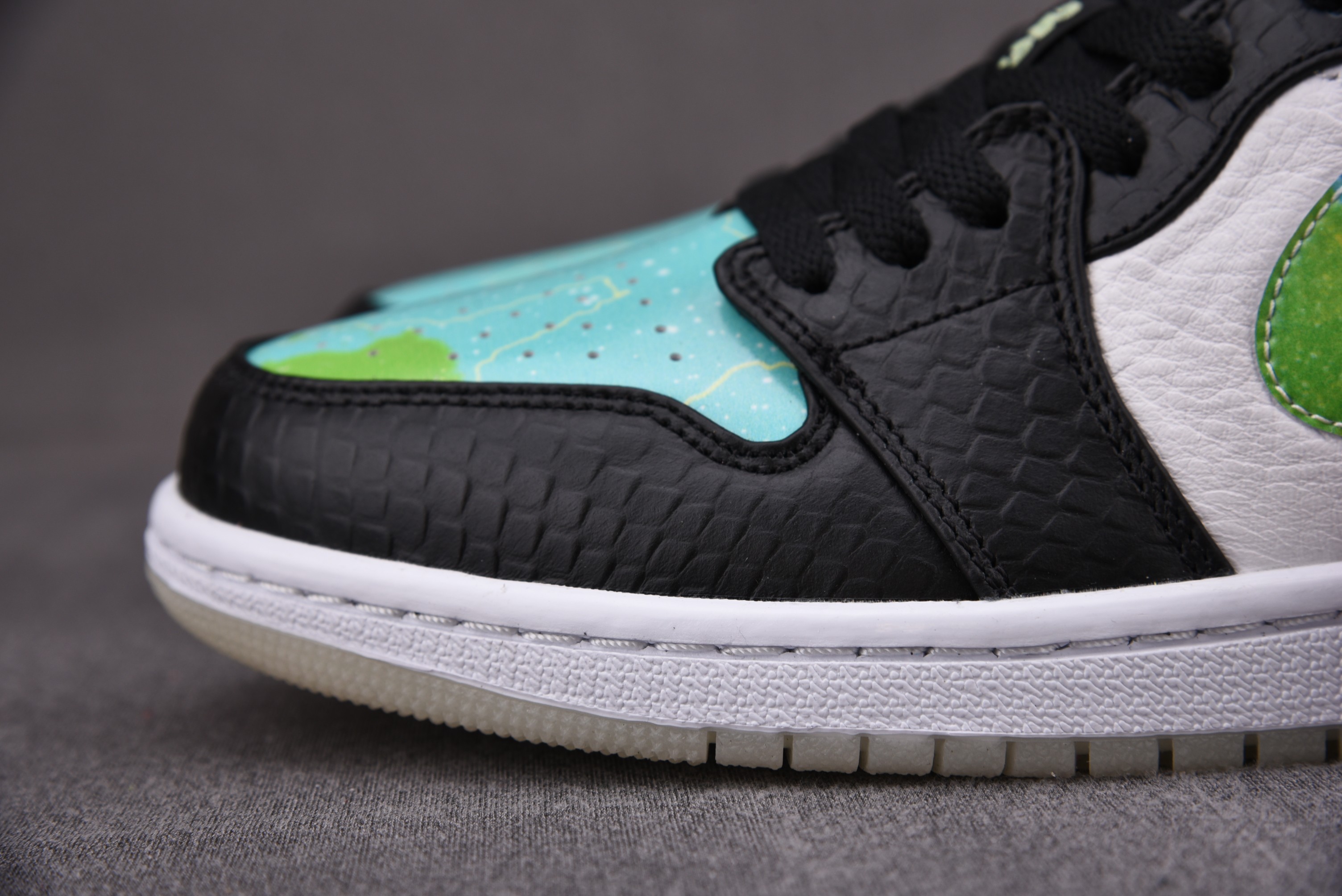 Jordan 1 Low Galaxy