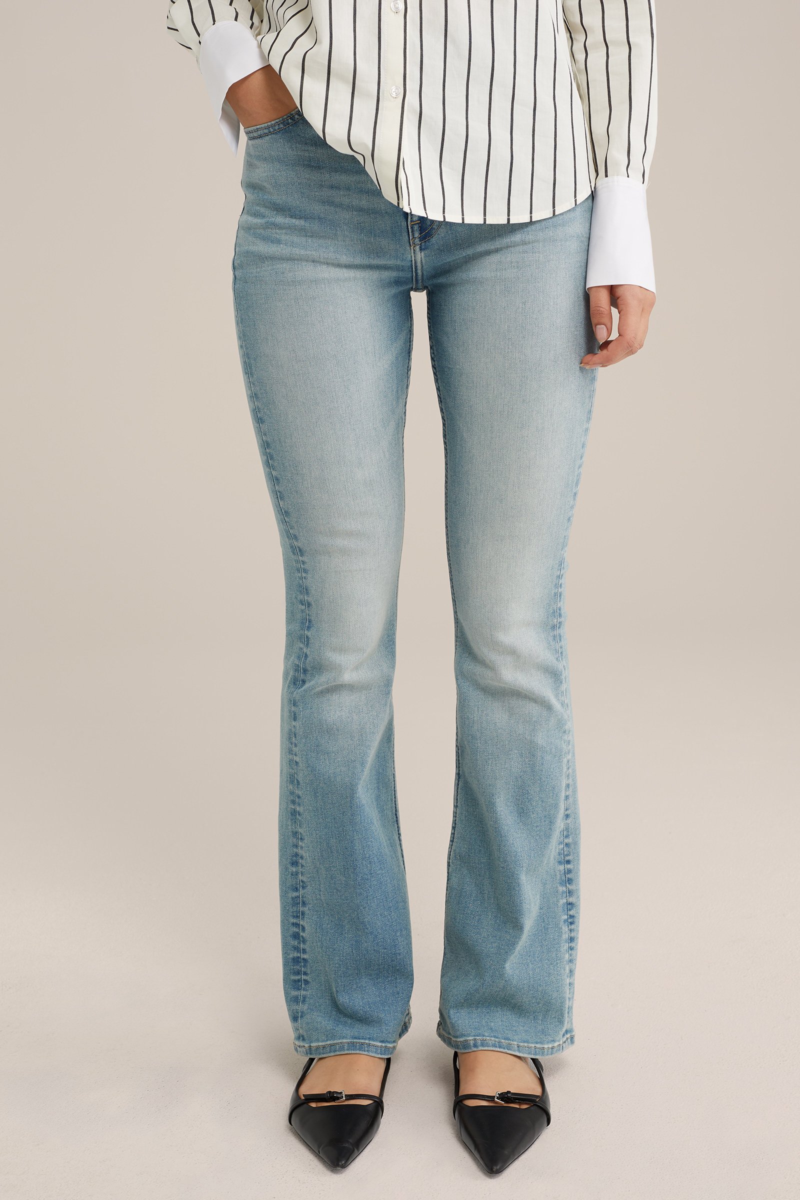 flared jeans met stretch WE Fashion Felblauw
