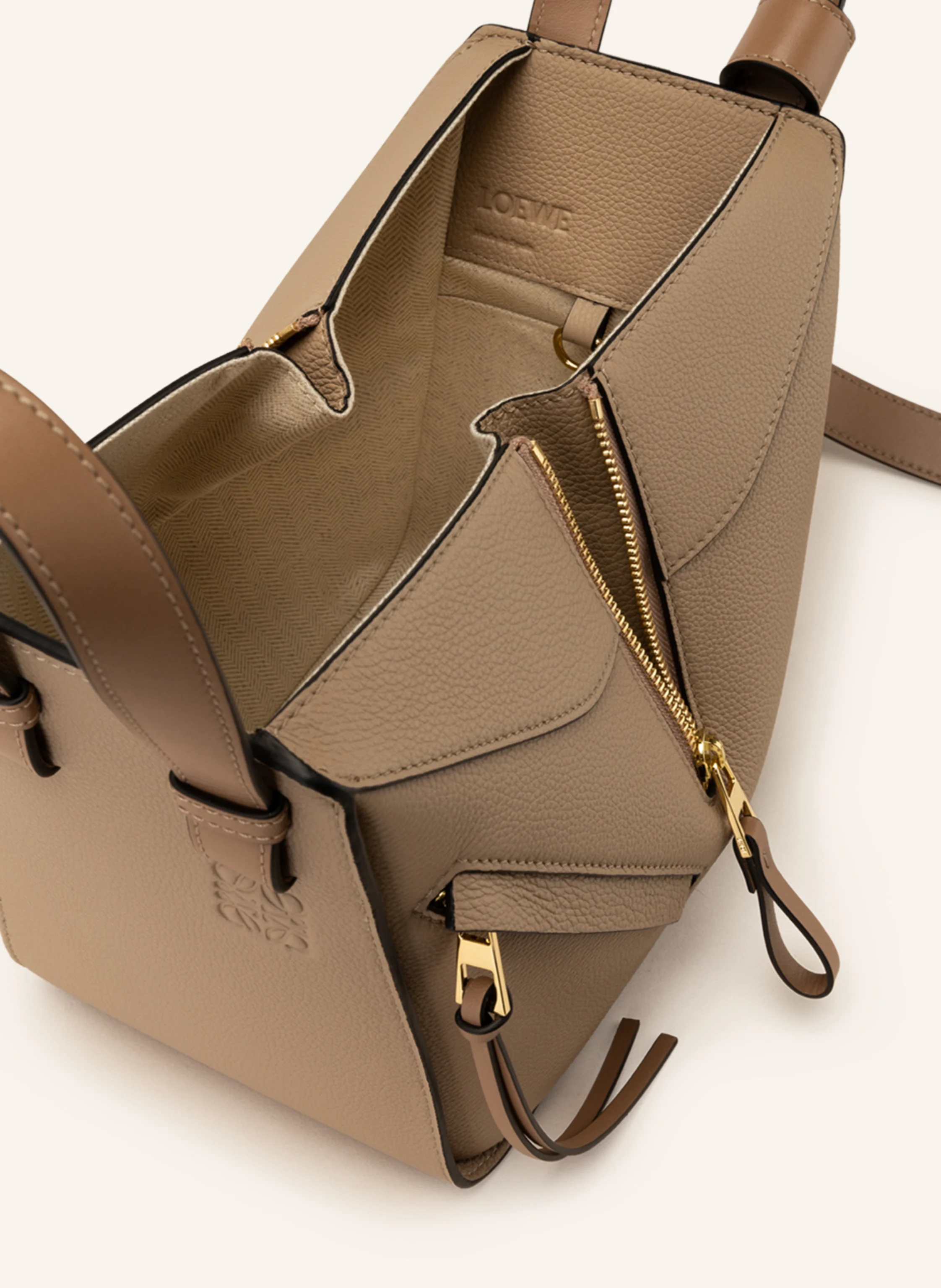 LOEWE Umhängetasche HAMMOCK