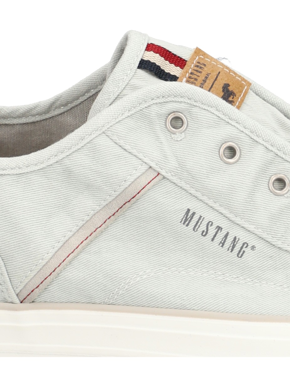 Canvas Sneaker