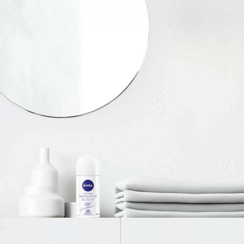 Nivea Pure & Sensitive Deo Roll On - 50 ml.