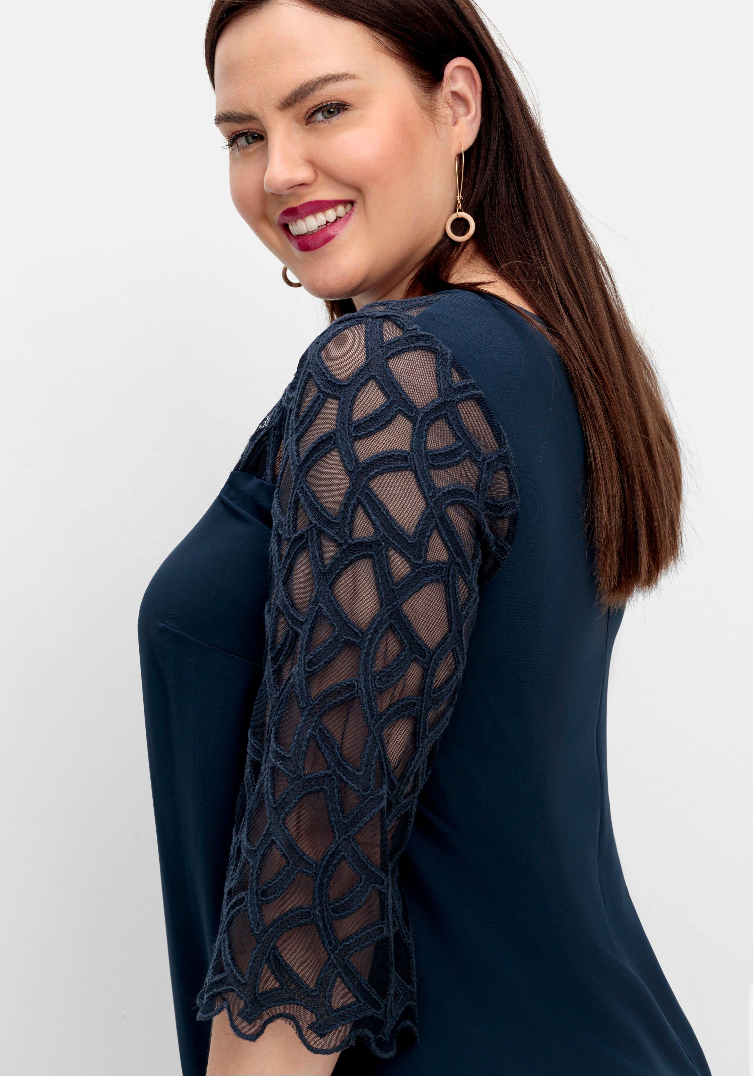 Cocktailkleid mit Zierborten, im Lagenlook