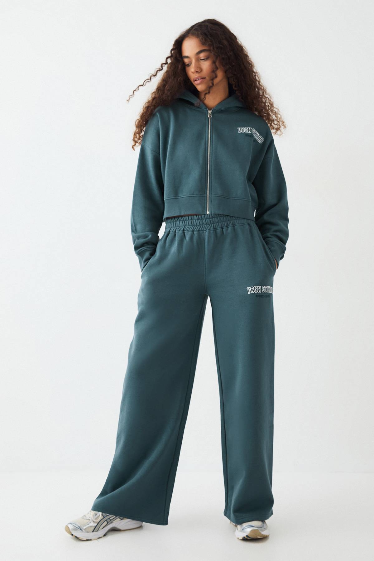 DSGN Studio Jogging Droit avec Appliqué