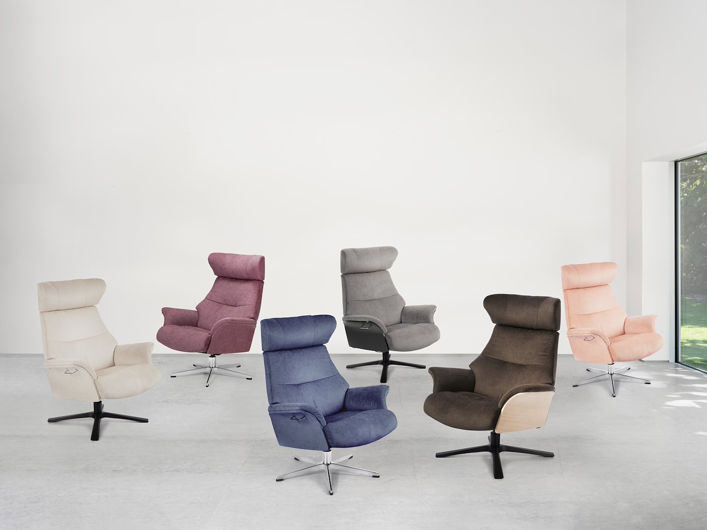 Air lenestol Tekstil Evita 1373-41 Concrete, standard svingfot sort alu. Skrog i sortbeiset eik