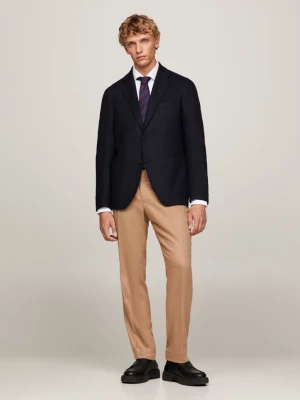 Blazer de flanela com abotoamento simples e corte slim.