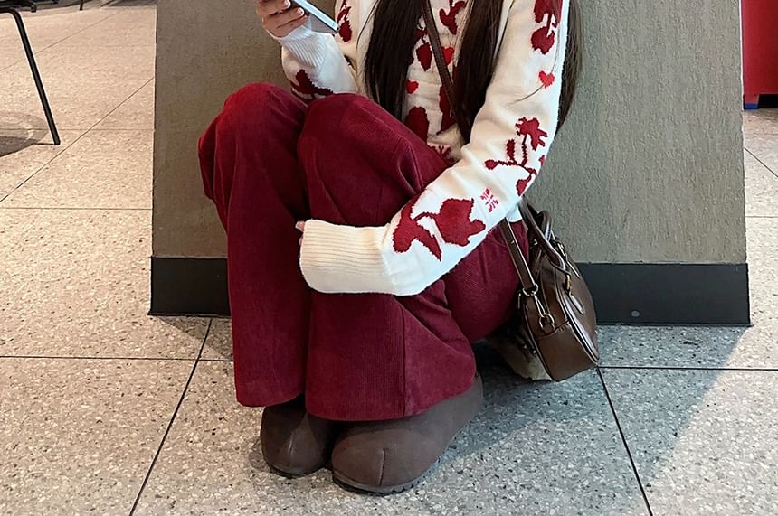 Alfie - Turtleneck Heart Sweater / High-Waist Corduroy Broek