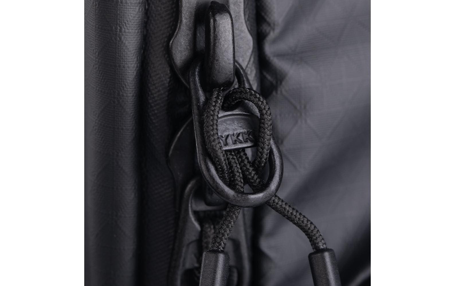 Fotorucksack OnePro Flex + Camera Insert M 40 L, Space Black<br>Stylischer Kamerarucksack