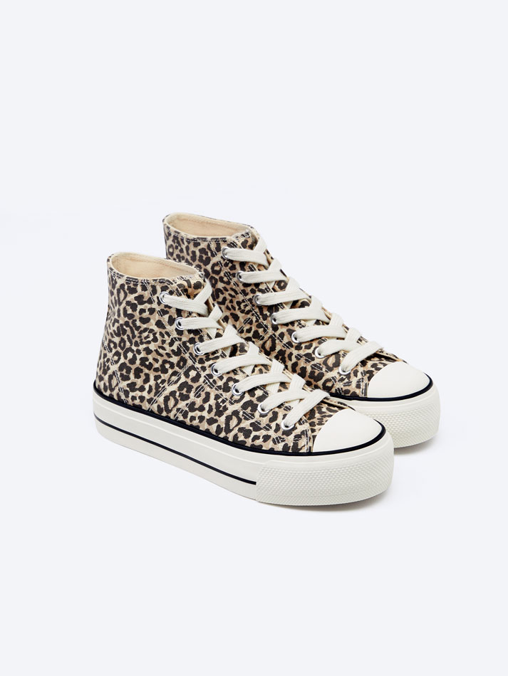 Tênis cano curto estampado - Estampa Aniñal